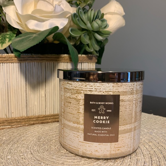 Bath & Body Works Other - *SOLD* Bath and Body Works Merry Cookie Candle